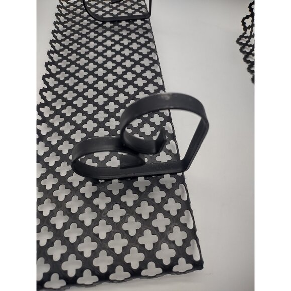 Vintage 1970s Pair of Black 14" Long Metal Clover Lattice Cutout Shelves - Picture 13 of 16